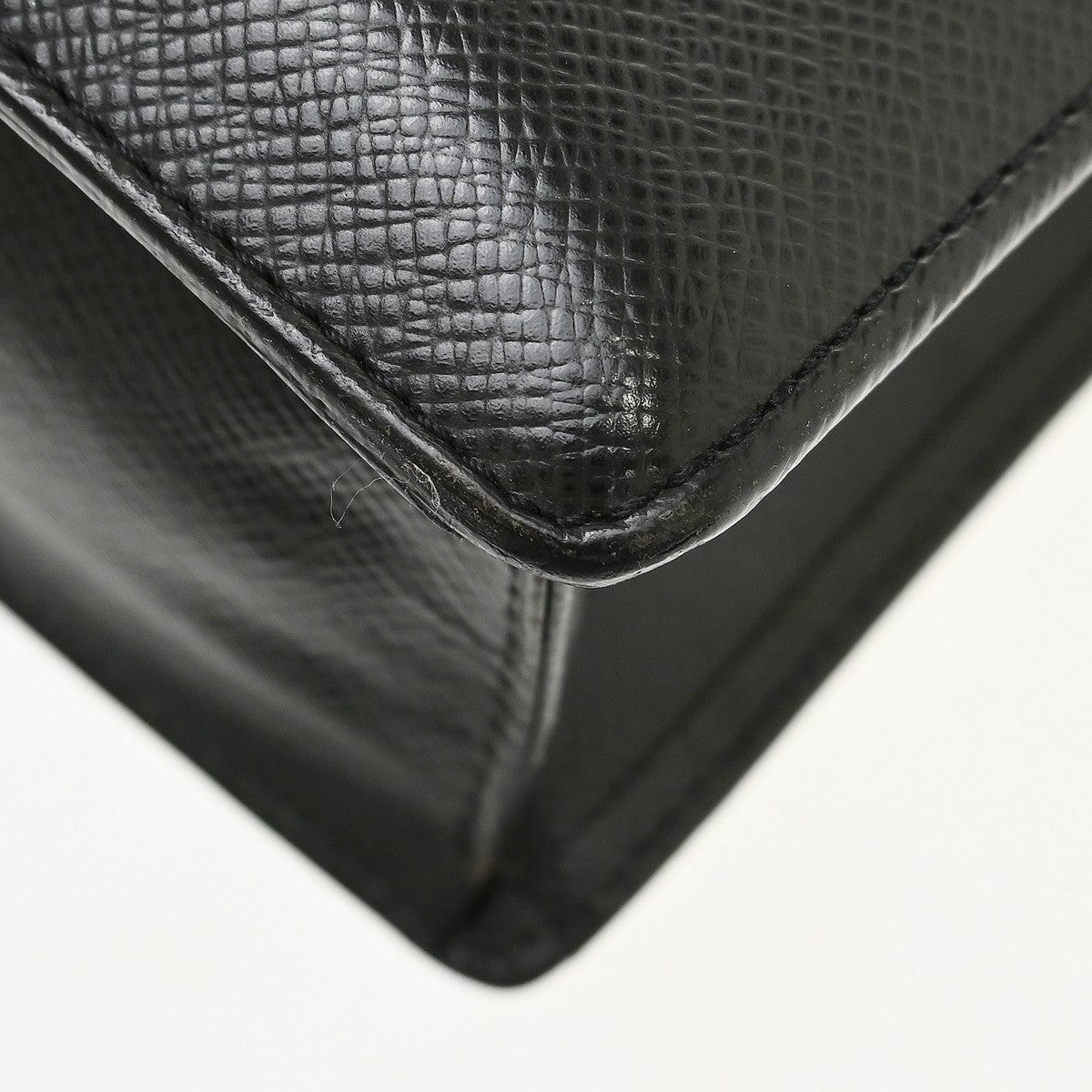 Louis Vuitton Porte-Documents Angara Taiga Leather Black Leather Briefcase Bag (Pre-Owned)
