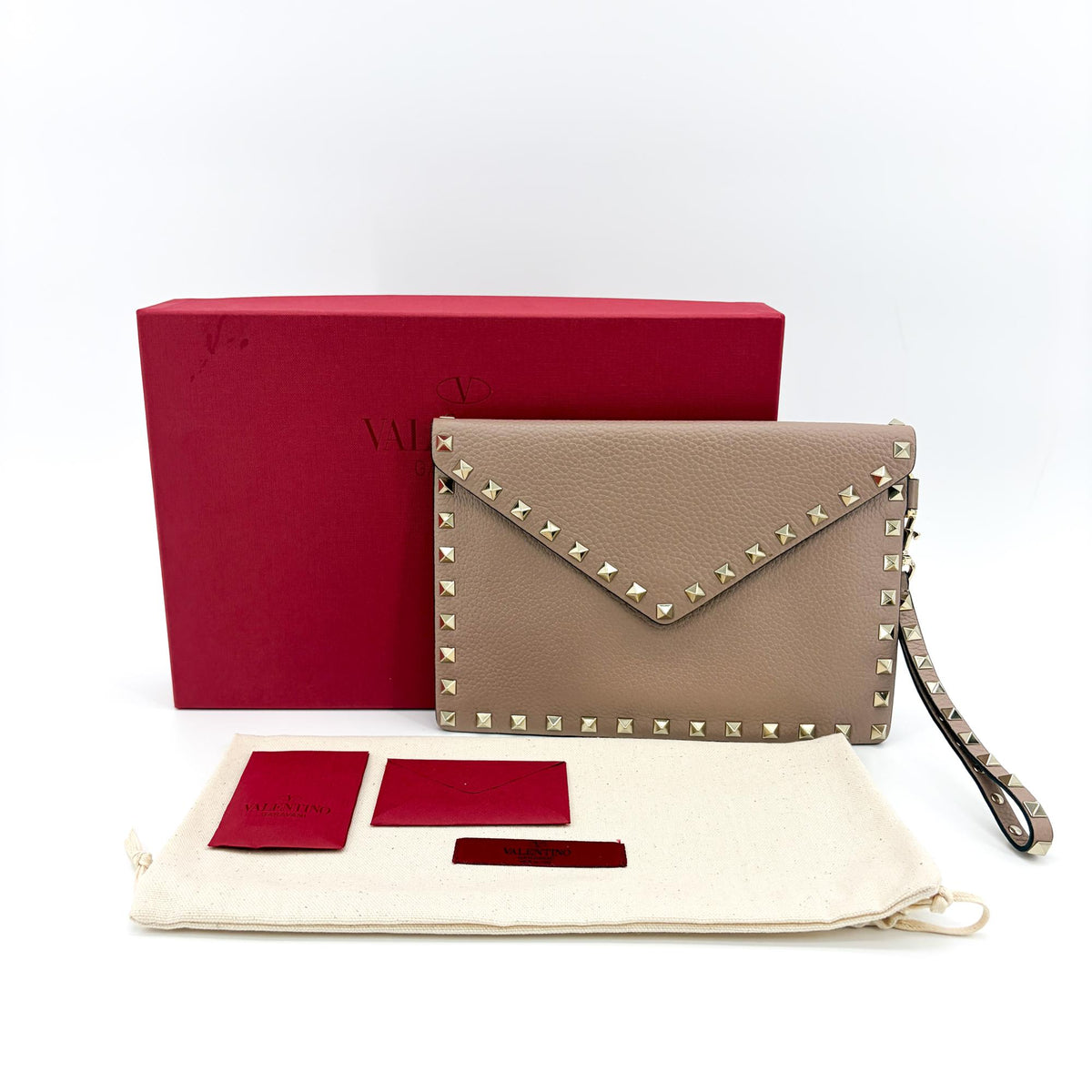 Valentino Garavani Rockstud Envelope Wristlet Clutch Leather Beige Leather Clutche & Pouche Bag (Pre-Owned)