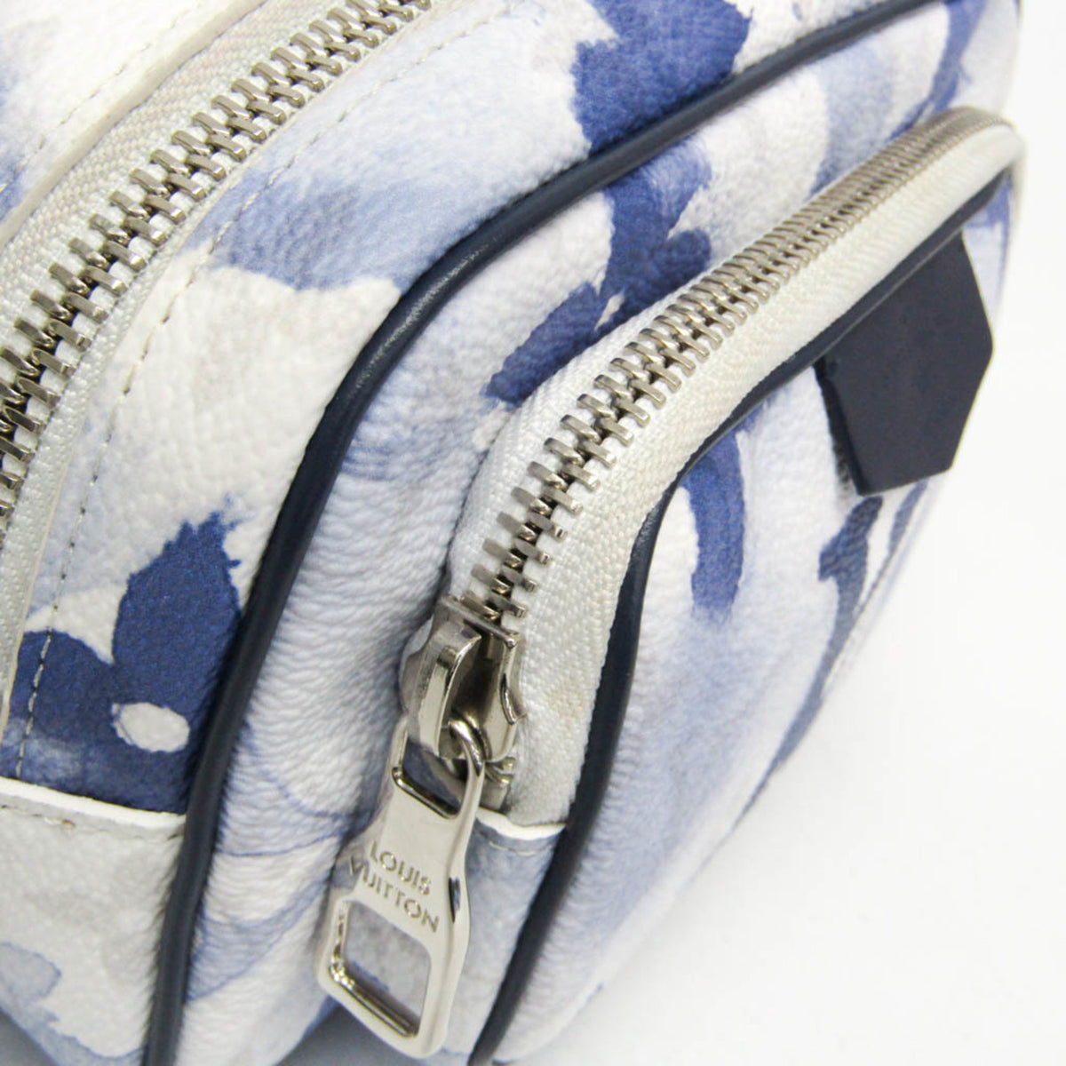 Louis Vuitton Outdoor Pouch Limited Edition Monogram Watercolor Canvas Blue Canvas Clutche & Pouche Bag (Pre-Owned)