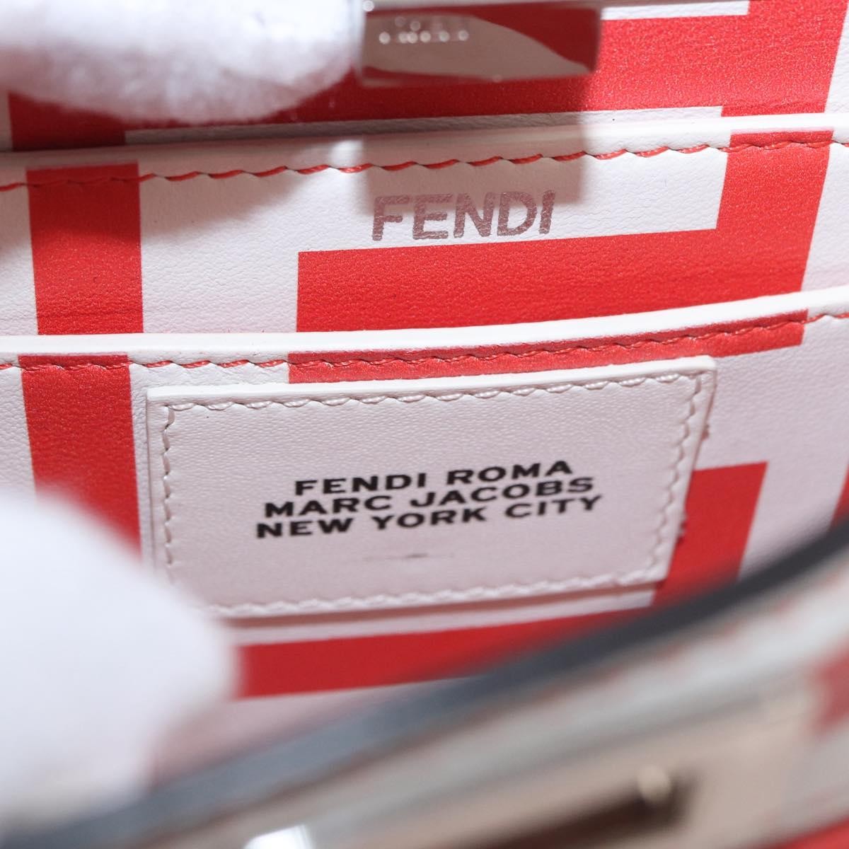 Fendi Peekaboo Leather White Leather Handbag (Pre-Owned)