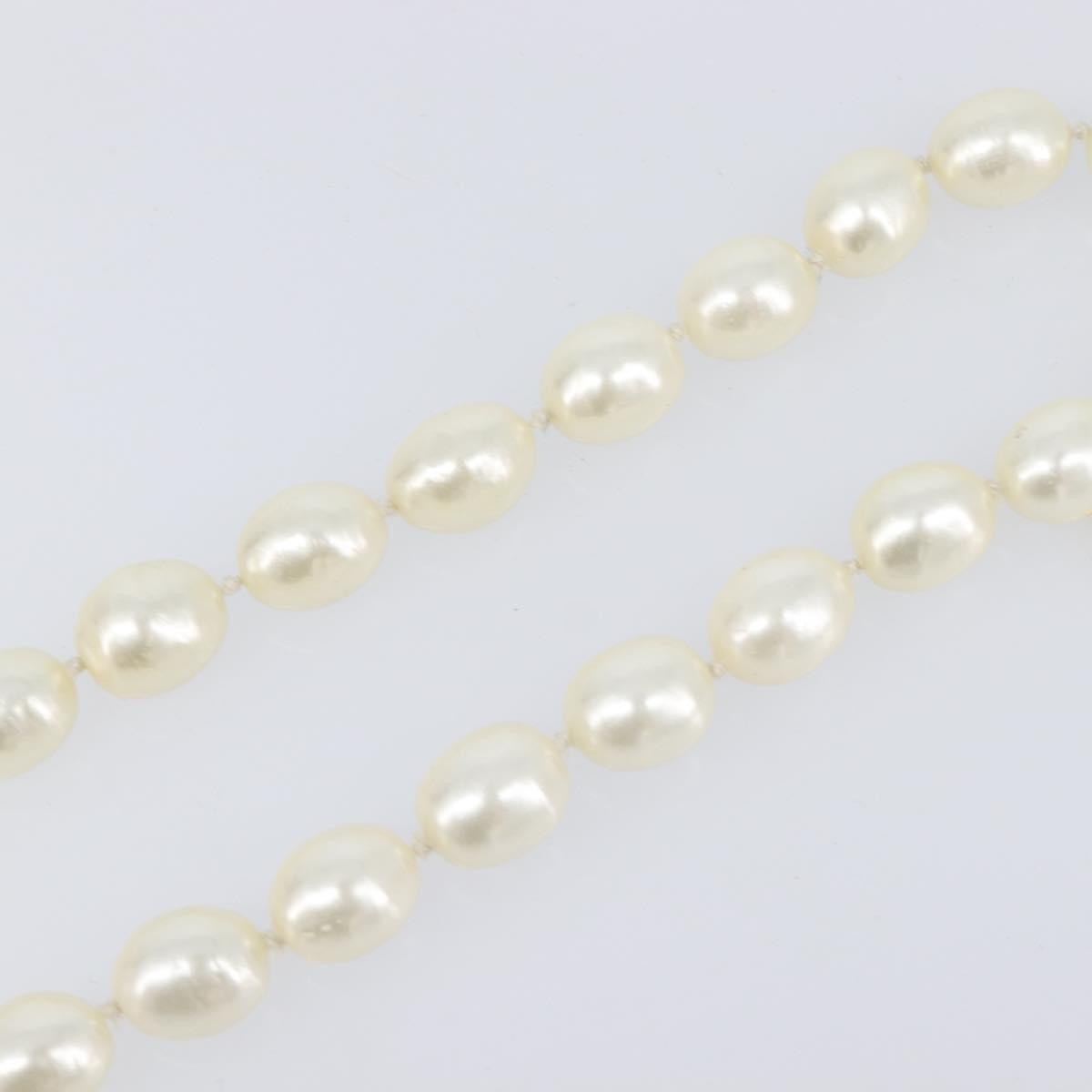Chanel Cc Pearl Metal And Pearls White Pearl Necklace Jewelry (Pre-Owned)