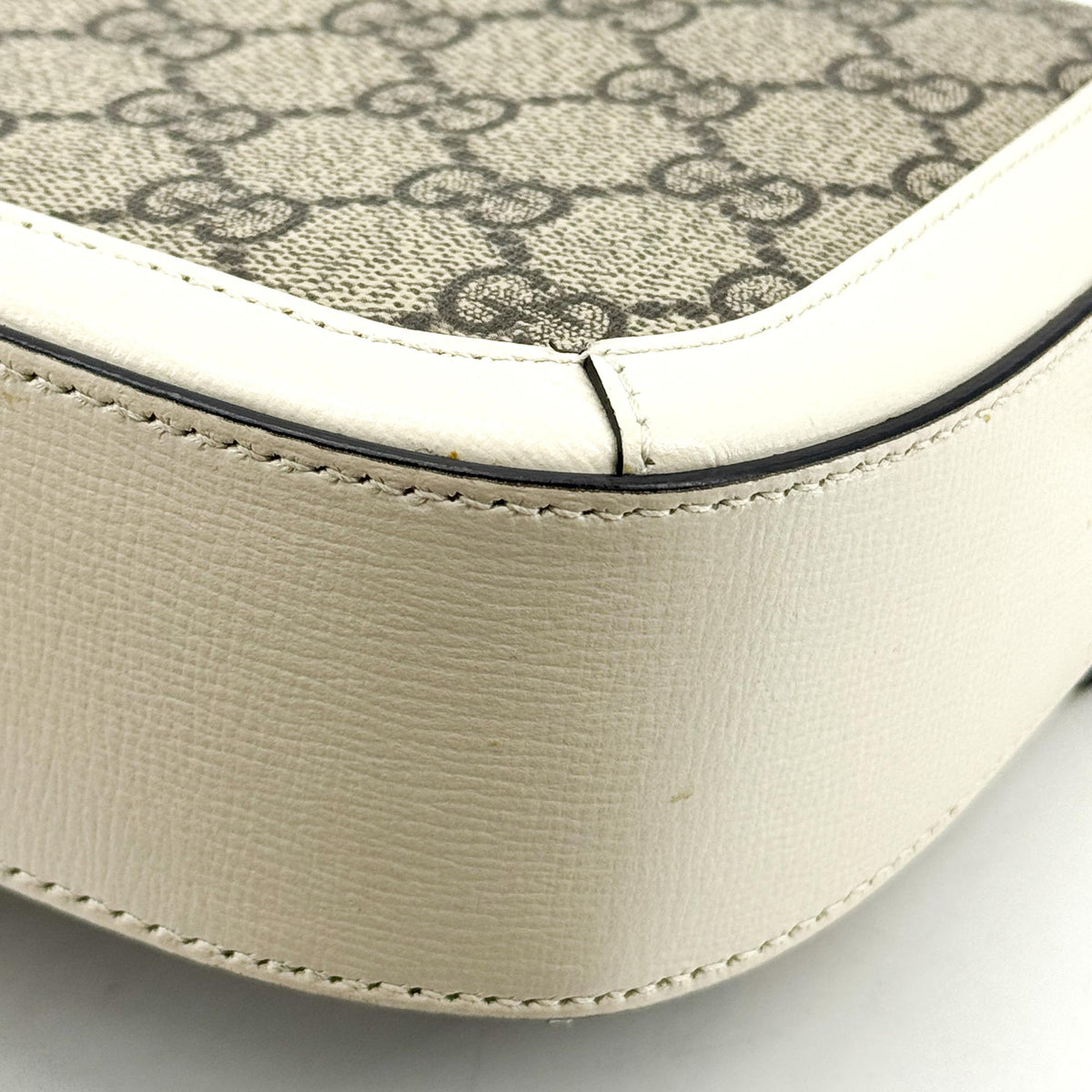 Gucci Horsebit 1955 Gg Coated Canvas With Leather White Canvas Shoulder Bag Bag (Pre-Owned)
