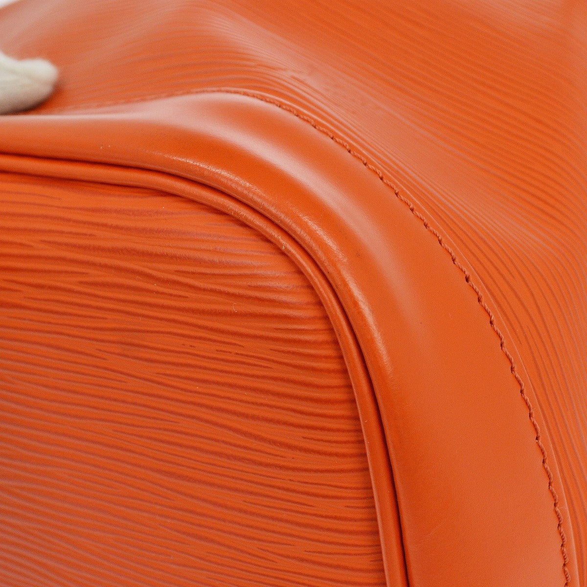 Louis Vuitton Petit Noe Epi Leather Orange Leather Handbag (Pre-Owned)