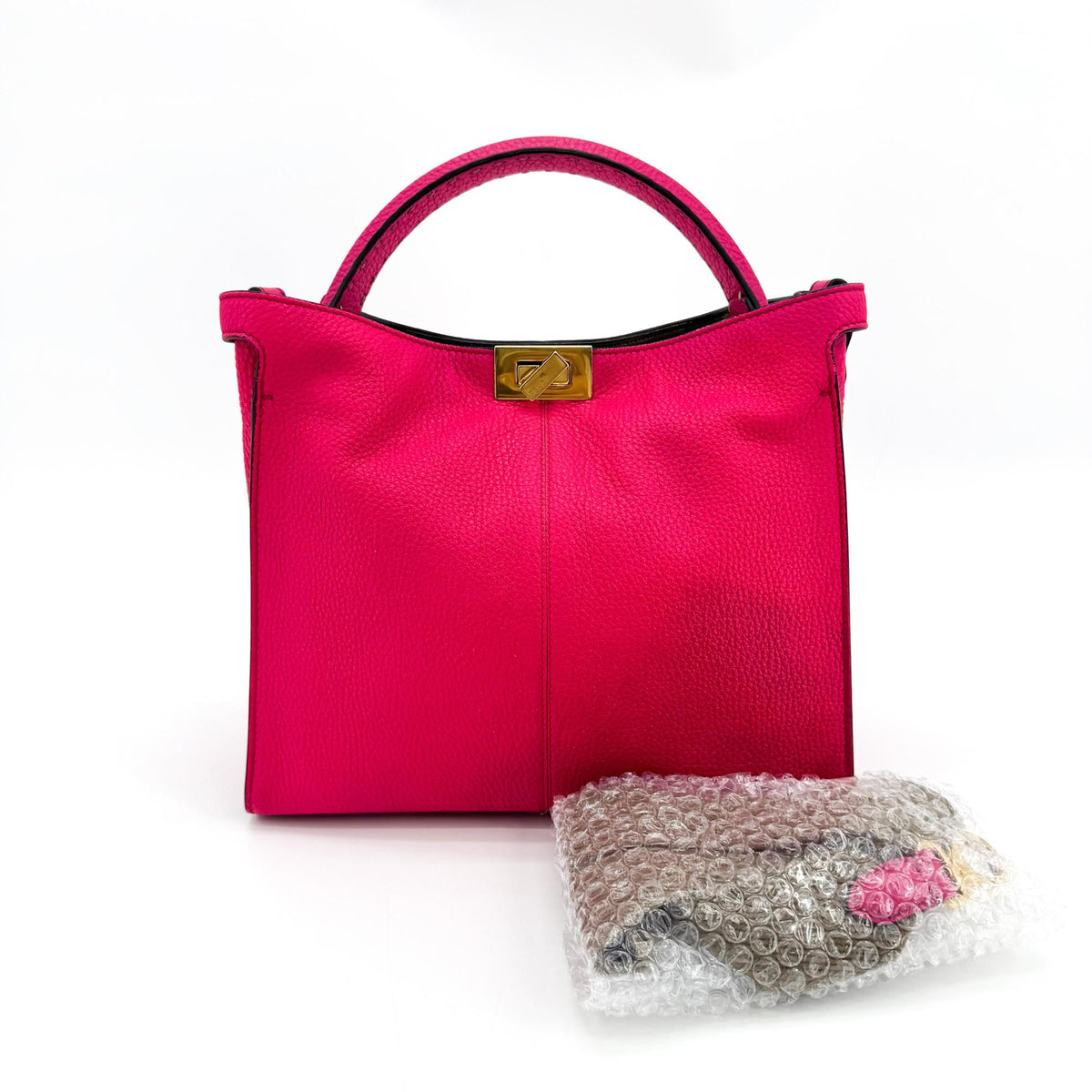 Fendi Selleria Peekaboo Essentially Leather Pink Leather Handbag (Pre-Owned)