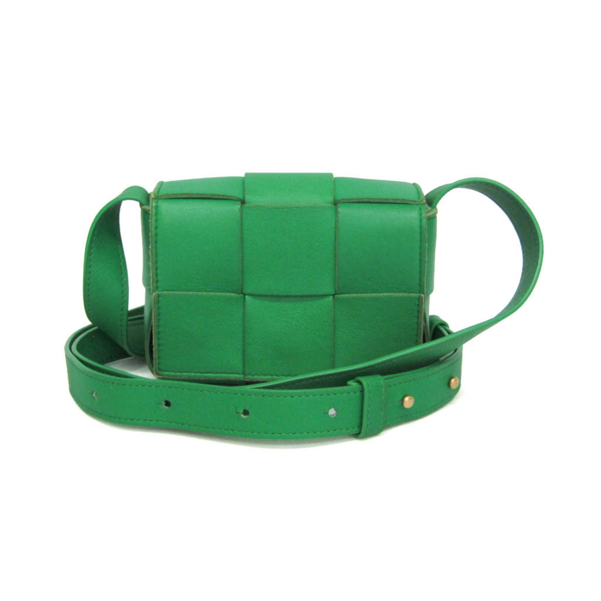 Bottega Veneta Cassette Maxi Intrecciato Leather Green Leather Clutche & Pouche Bag (Pre-Owned)