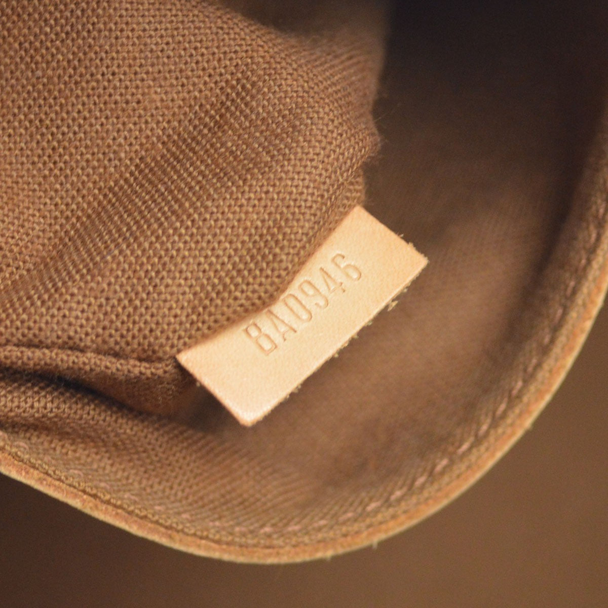 Louis Vuitton Alma Monogram Canvas Brown Canvas Handbag (Pre-Owned)