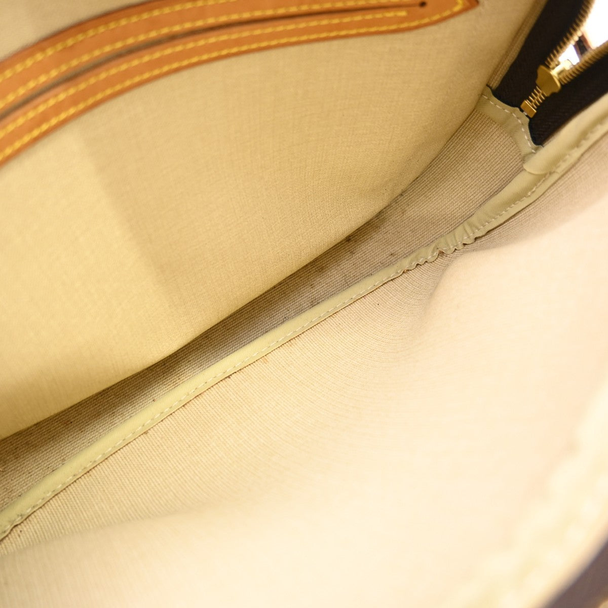 Louis Vuitton Reporter Monogram Canvas Brown Canvas Shoulder Bag Bag (Pre-Owned)