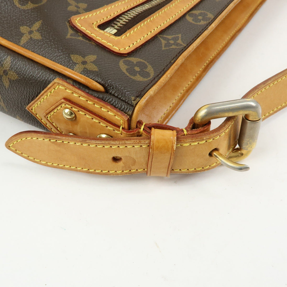 Louis Vuitton Hudson Monogram Canvas Brown Canvas Handbag (Pre-Owned)