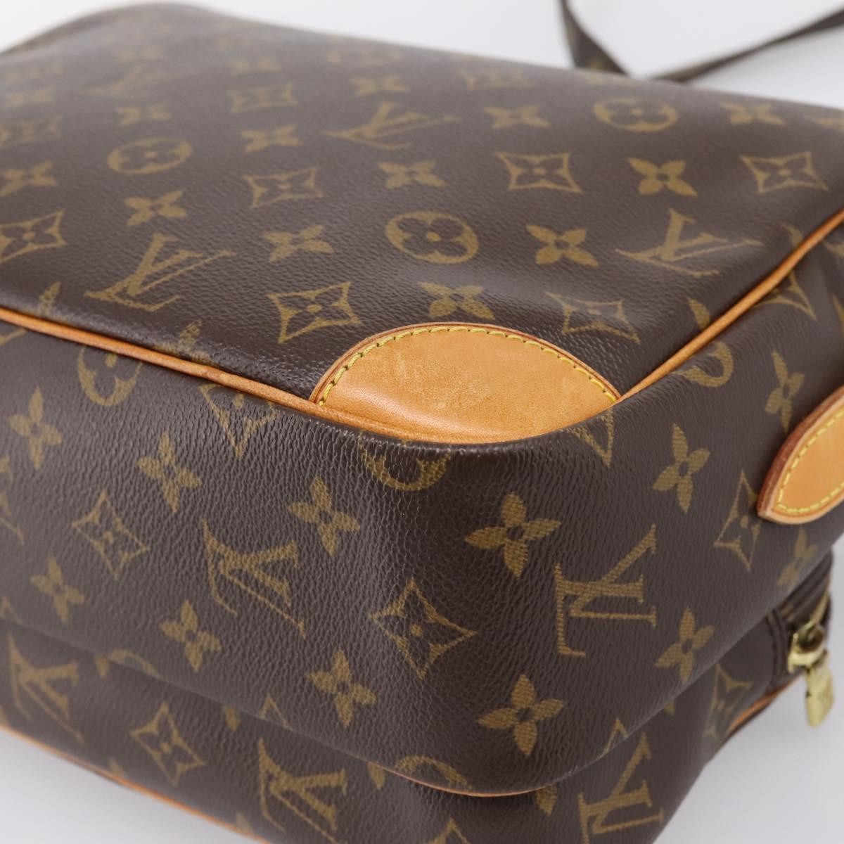 Louis Vuitton Nil Shoulder Bag Monogram Canvas Brown Canvas Shoulder Bag Bag (Pre-Owned)