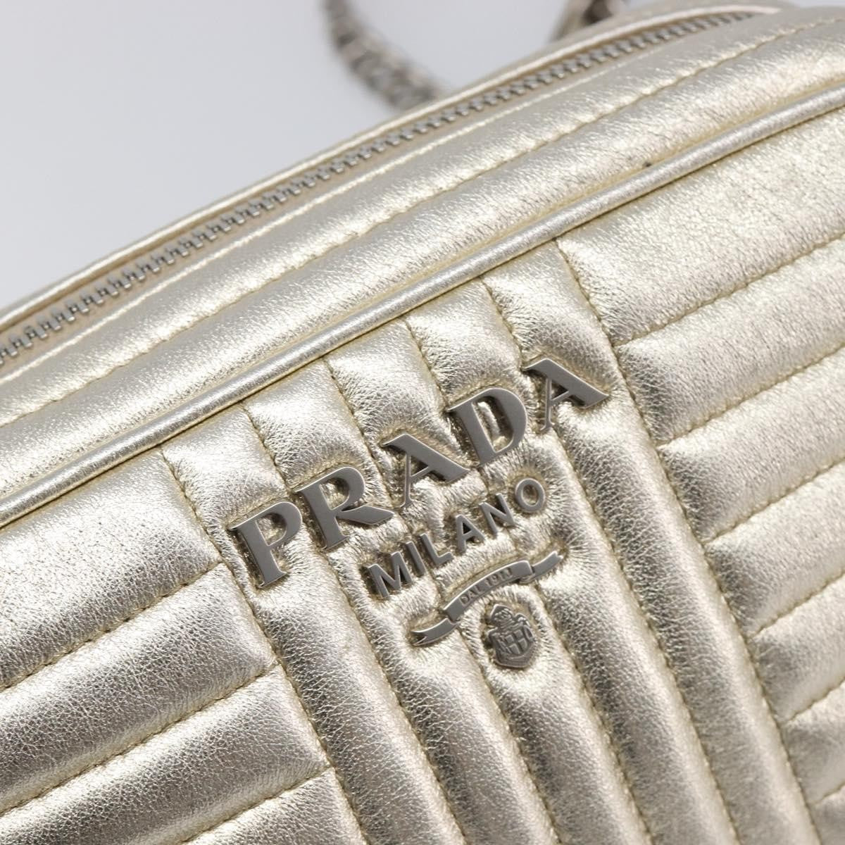 Prada Camera Diagramme Quilted Leather Metallic Leather Shoulder Bag Bag (Pre-Owned)