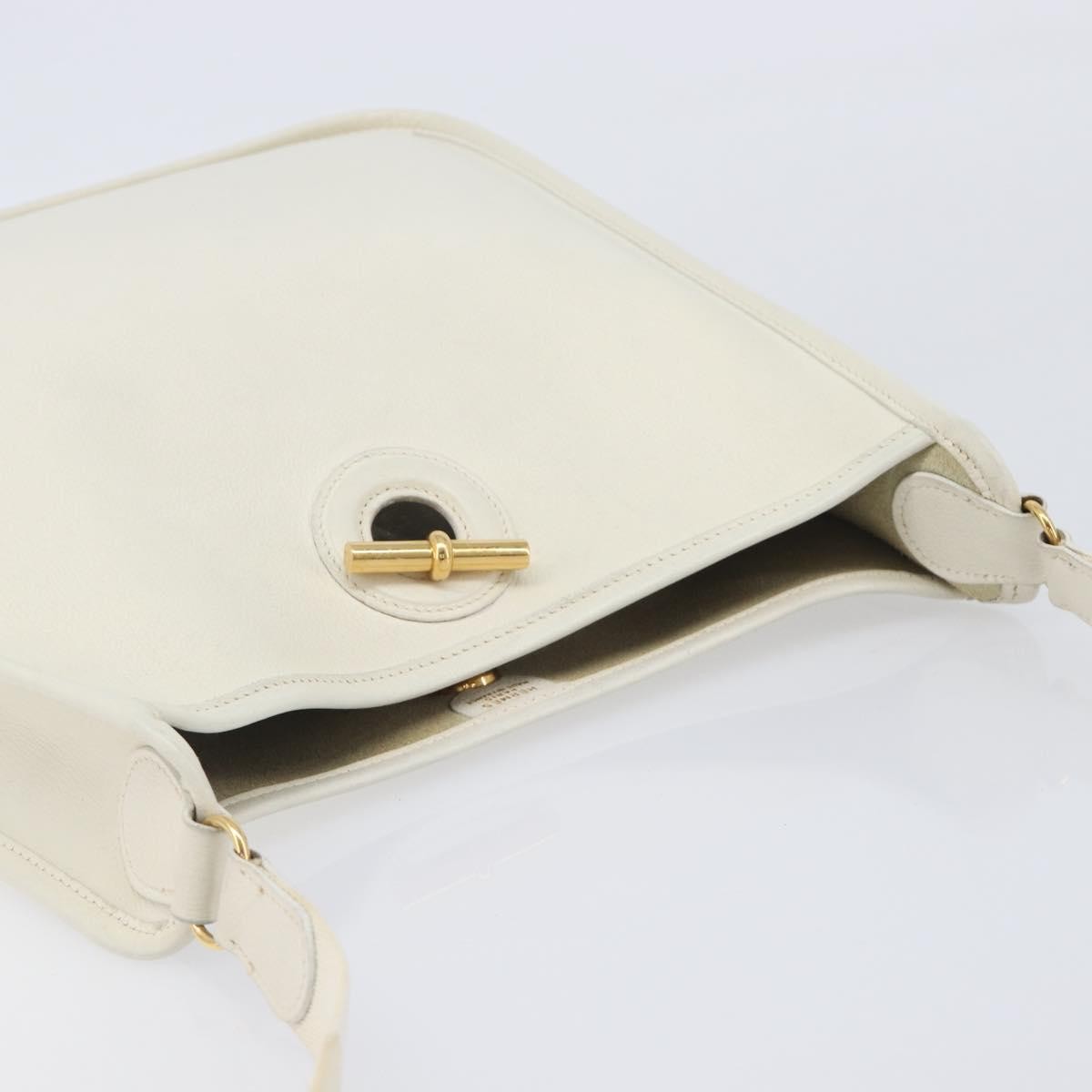 Hermes Vespa Courchevel White Leather Shoulder Bag Bag (Pre-Owned)