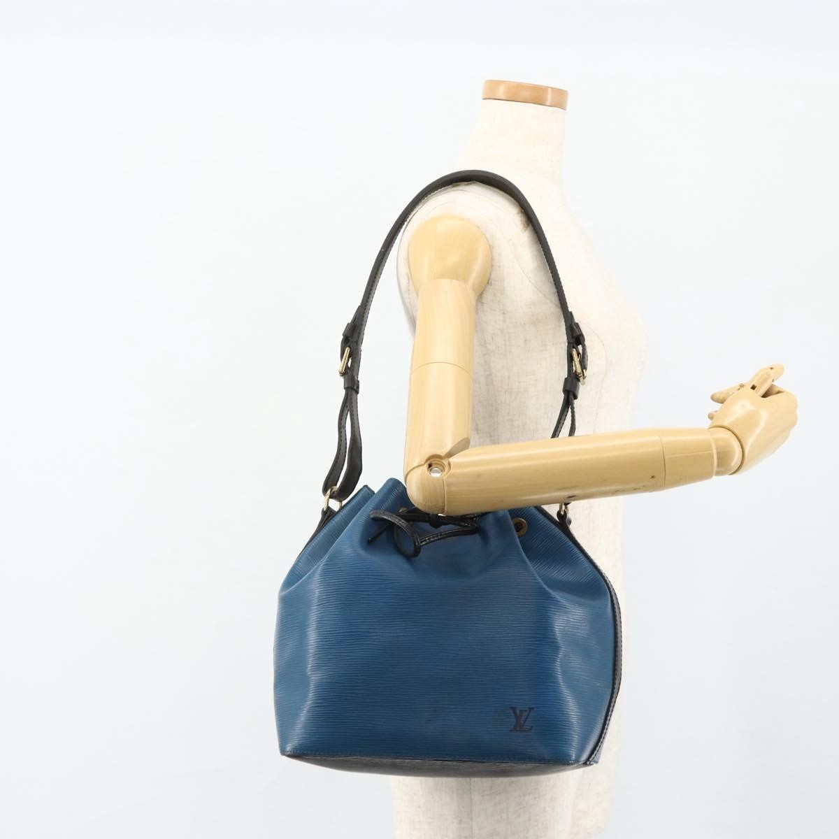 Louis Vuitton Bicolor Petit Noe Epi Leather Blue Leather Shoulder Bag Bag (Pre-Owned)