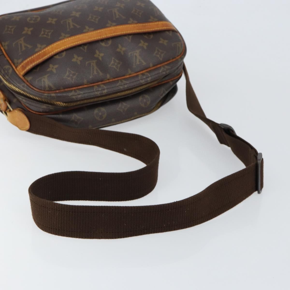 Louis Vuitton Reporter Monogram Canvas Brown Canvas Shoulder Bag Bag (Pre-Owned)