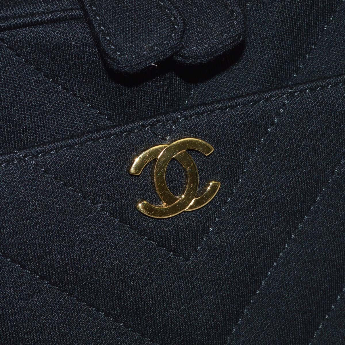 Chanel Vintage Pocket Camera Chevron Jersey Black Canvas Handbag (Pre-Owned)