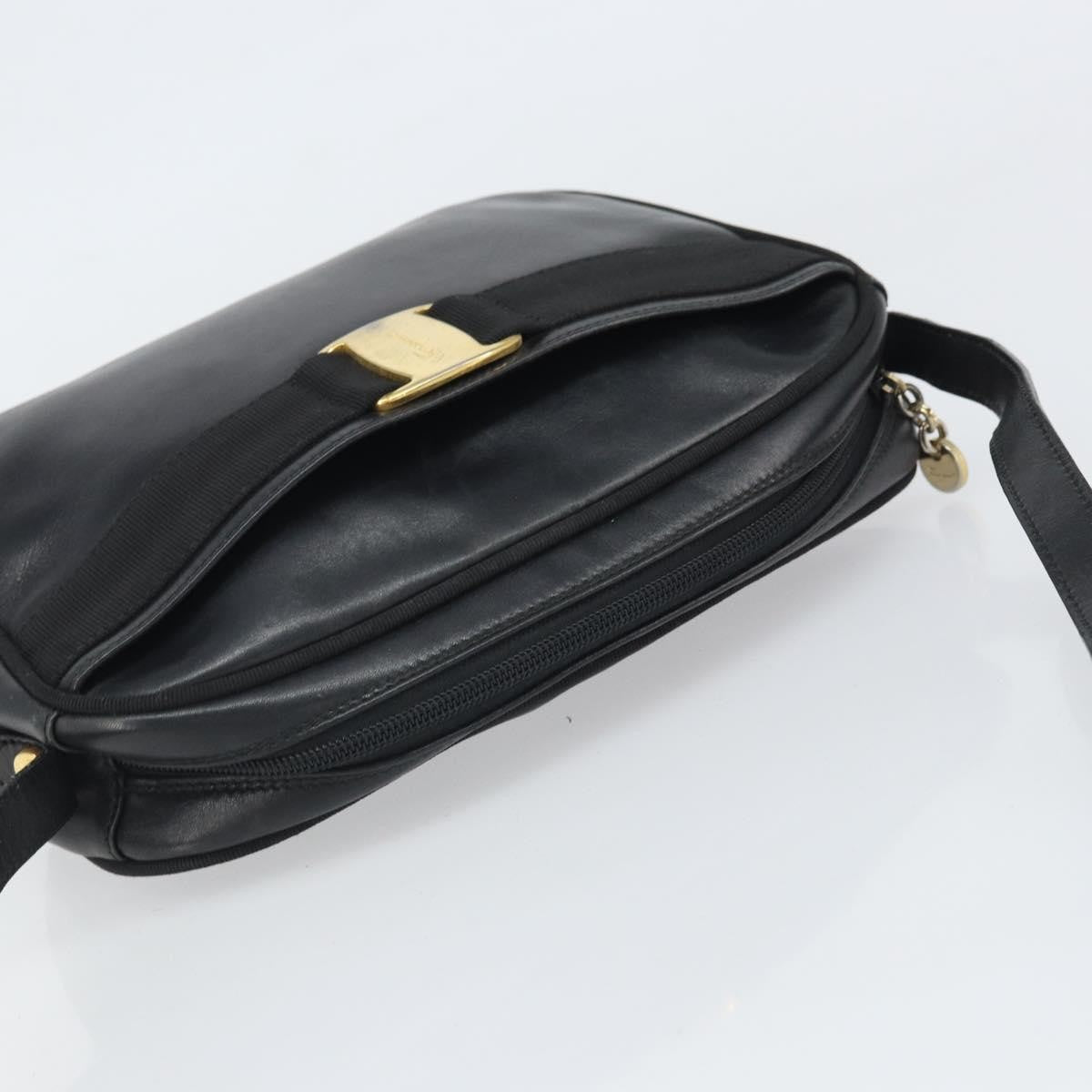 Salvatore Ferragamo Vara Bow Camera Leather Black Leather Shoulder Bag Bag (Pre-Owned)