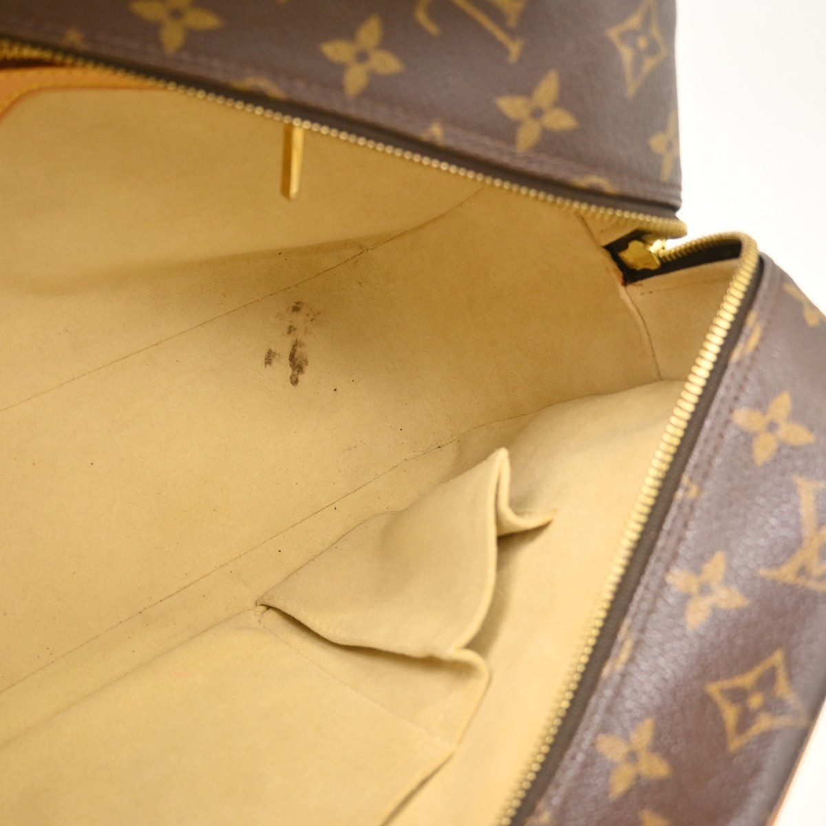 Louis Vuitton Cite Monogram Canvas Brown Canvas Shoulder Bag Bag (Pre-Owned)