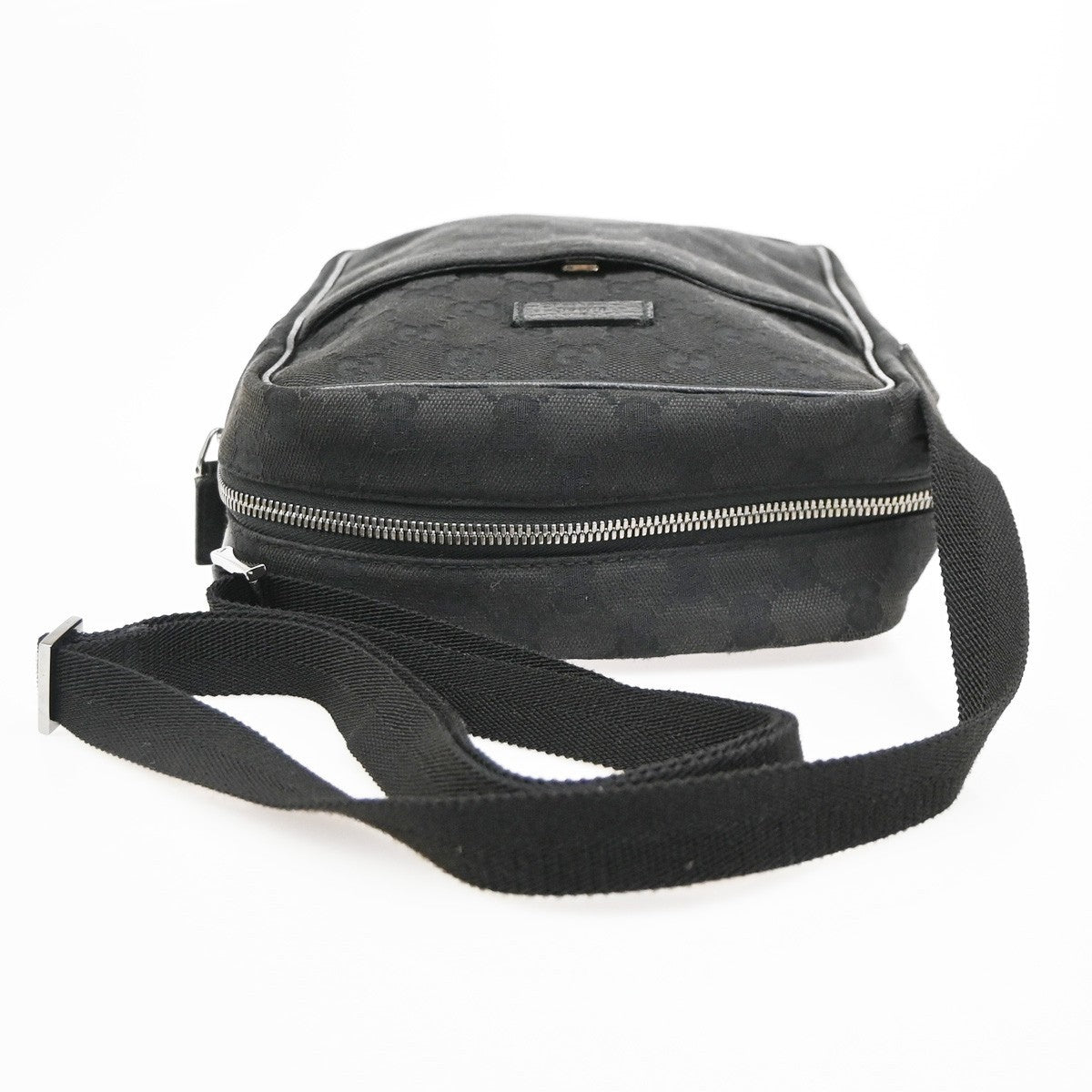 Gucci Front Pocket Messenger Gg Canvas Black Canvas Crossbody Bag Bag (Pre-Owned)