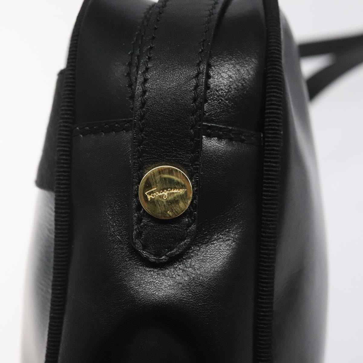 Salvatore Ferragamo Vara Bow Camera Leather Black Leather Shoulder Bag Bag (Pre-Owned)