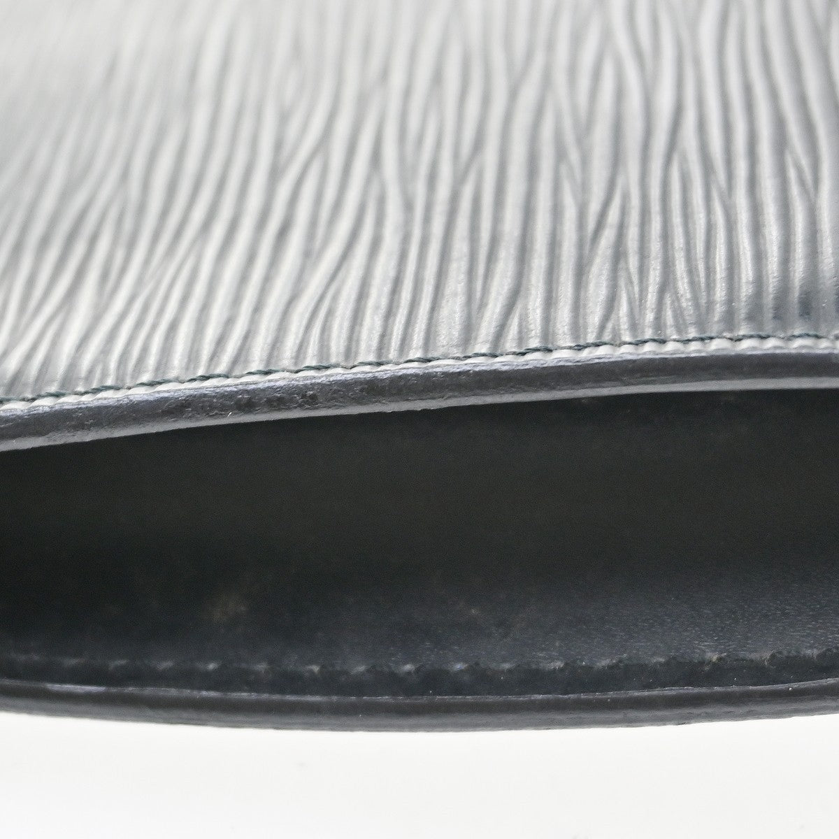 Louis Vuitton Pochette Accessoires Epi Leather Black Leather Clutche & Pouche Bag (Pre-Owned)