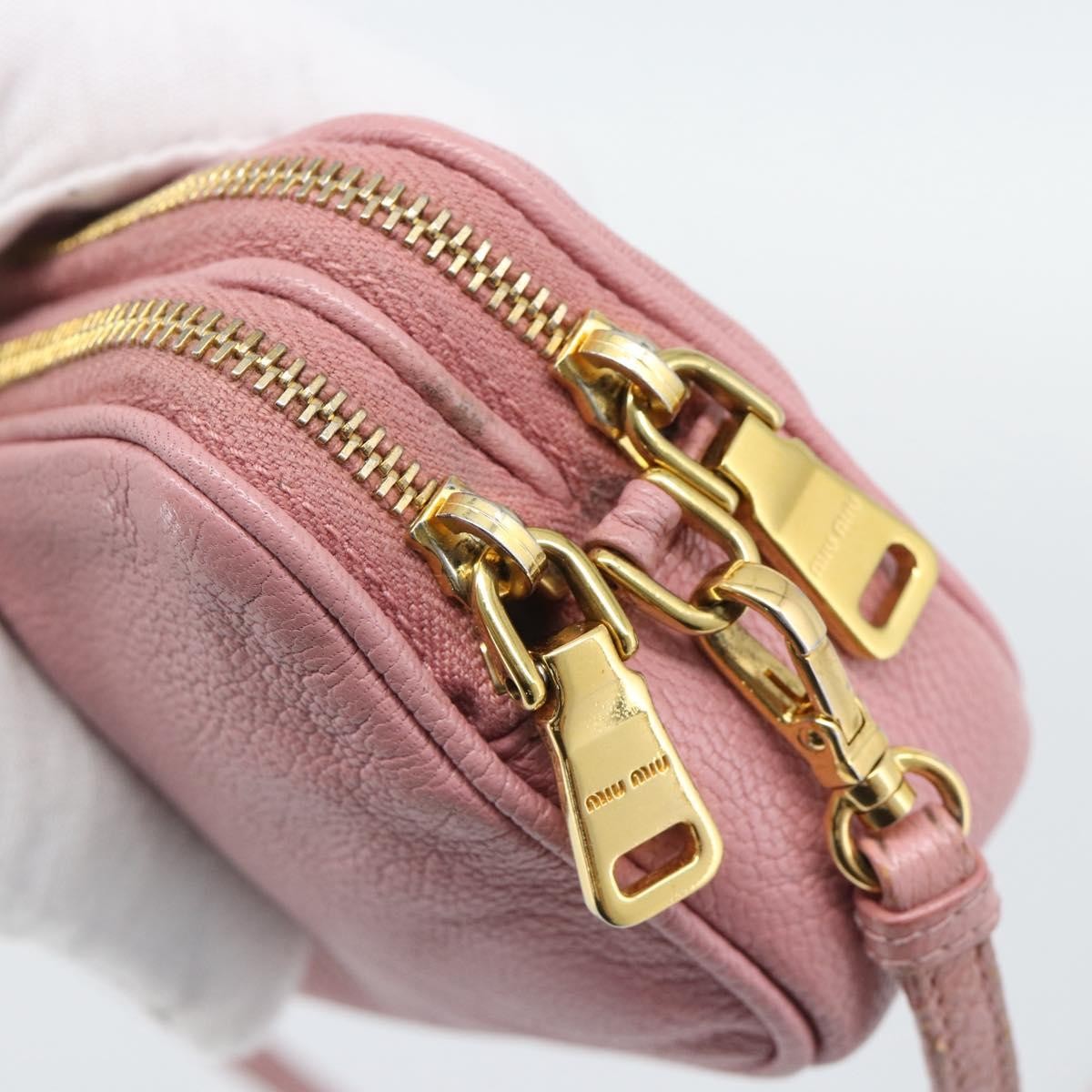 Miu Miu Vintage Leather Pink Leather Handbag (Pre-Owned)
