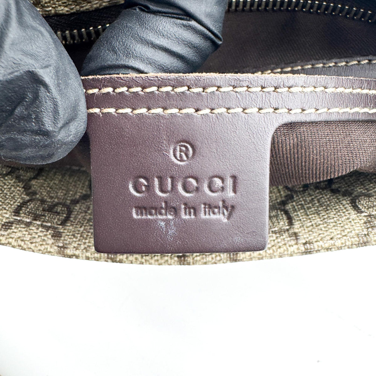 Gucci Zip Top Messenger Gg Canvas With Leather Black Canvas Shoulder Bag Bag (Pre-Owned)