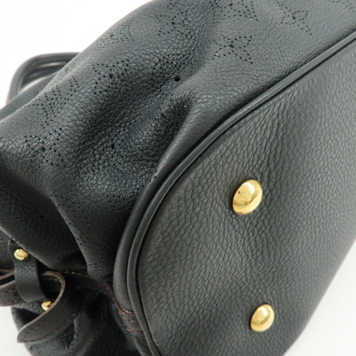 Louis Vuitton L Hobo Mahina Leather Black Leather Shoulder Bag Bag (Pre-Owned)
