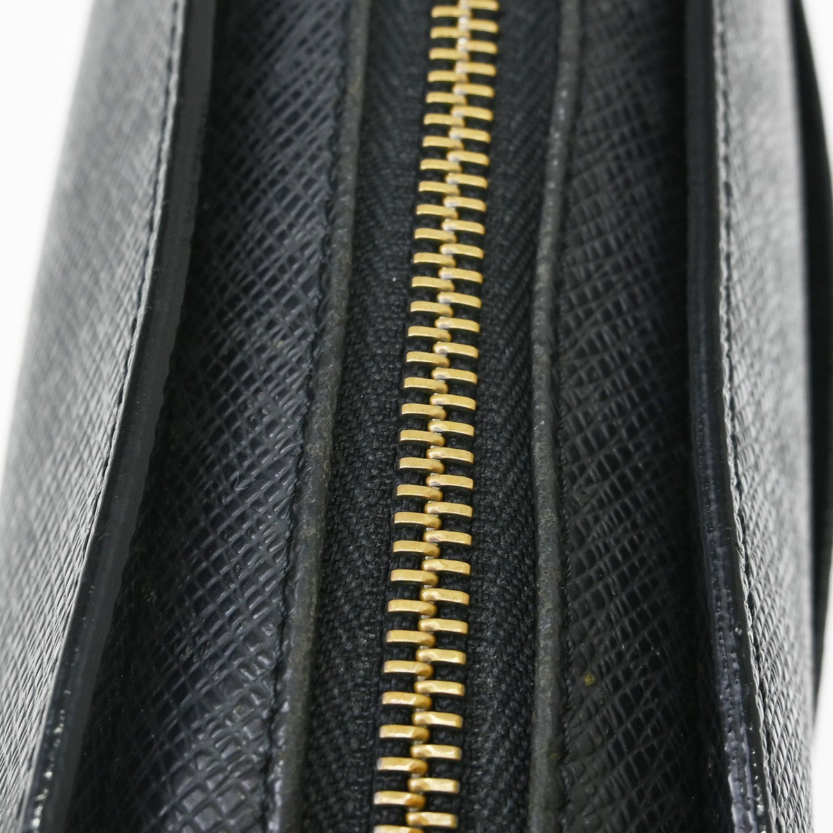 Louis Vuitton Pochette Baikal Clutch Taiga Leather Black Leather Clutche & Pouche Bag (Pre-Owned)