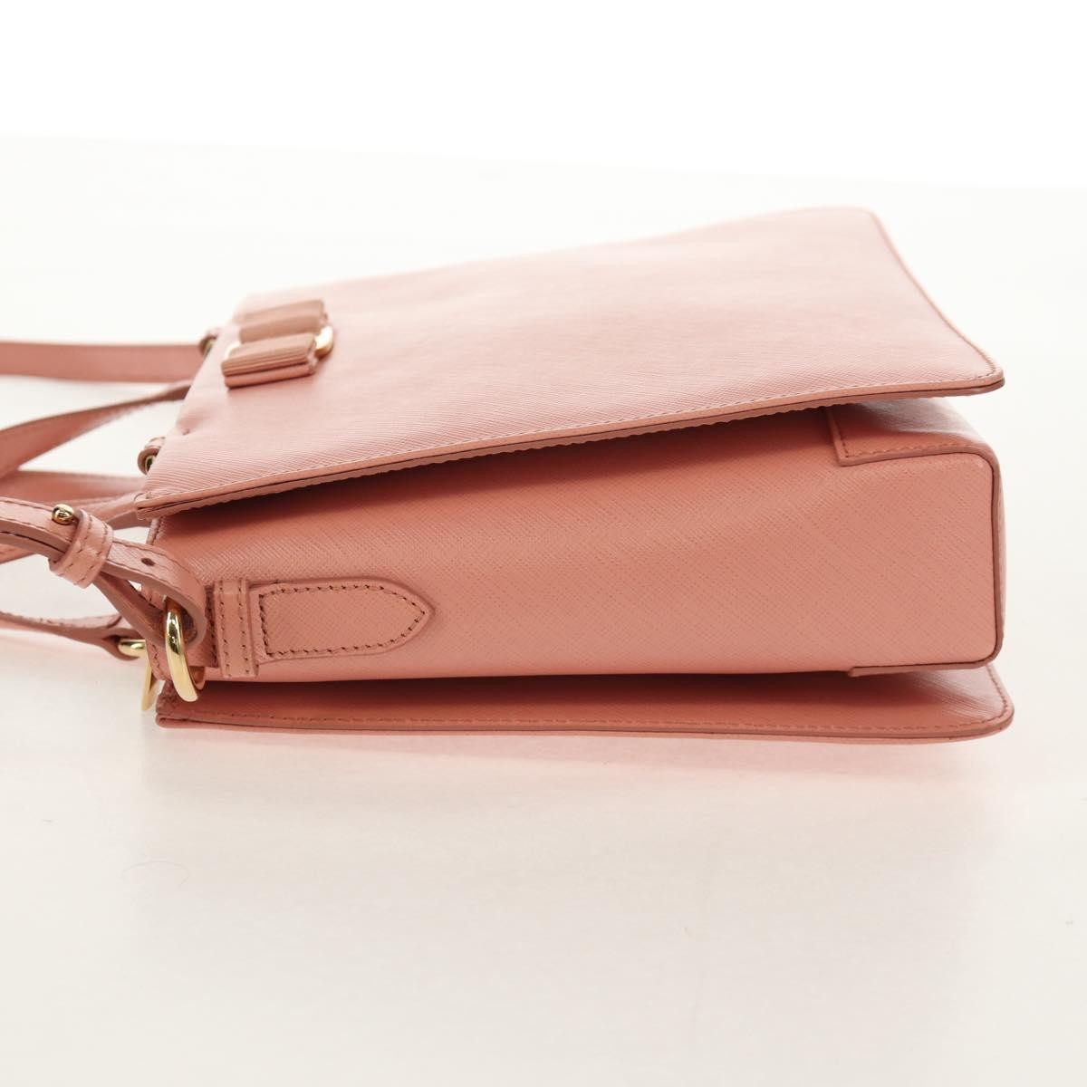 Salvatore Ferragamo Vala Leather Pink Leather Handbag (Pre-Owned)