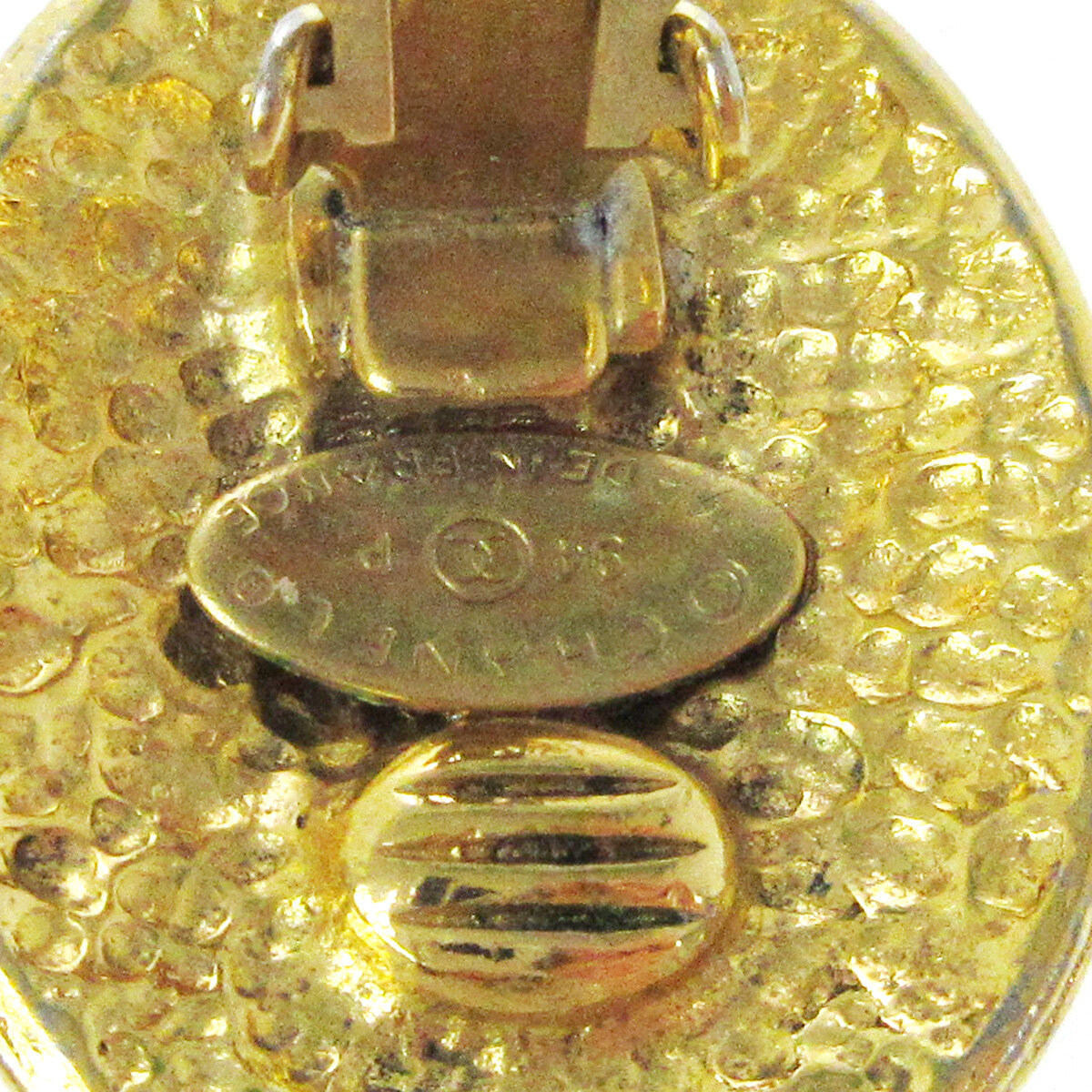 Chanel Vintage Cc Button Ovales Clip-On Gold-Plated Gold Gold_Plated Earrings Jewelry (Pre-Owned)