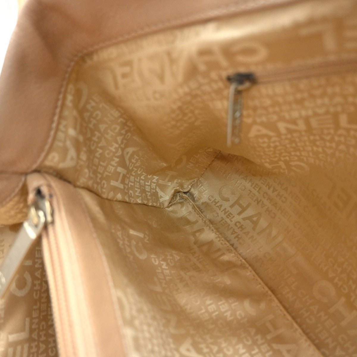 Chanel Vintage Handle Cc Caviar Beige Leather Tote Bag Bag (Pre-Owned)