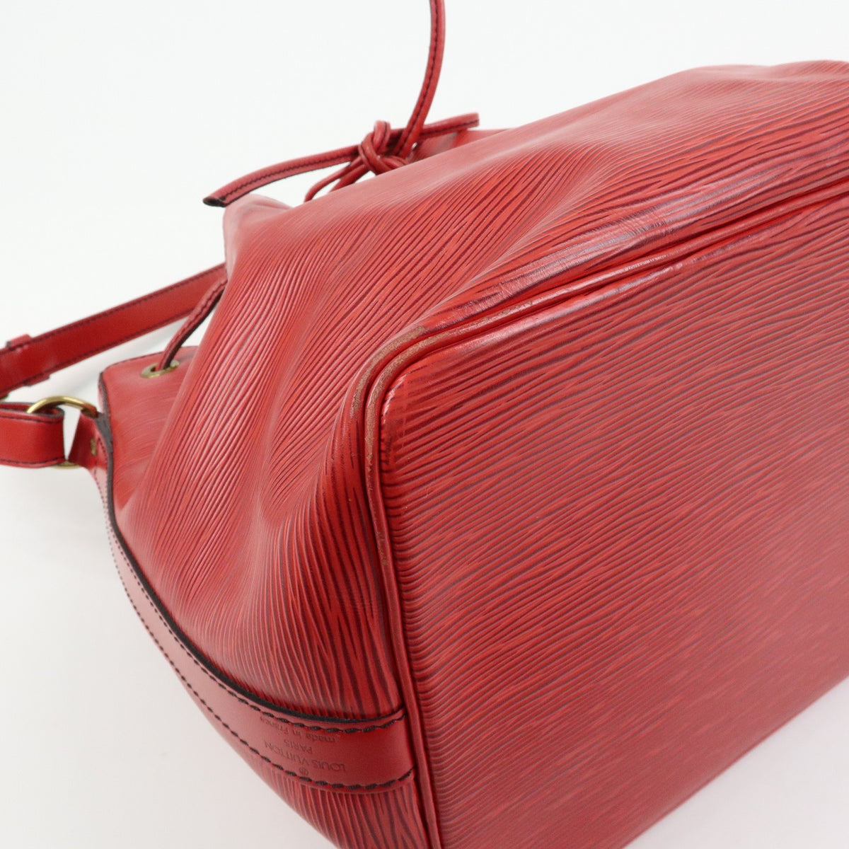 Louis Vuitton Petit Noe Epi Leather Red Leather Handbag (Pre-Owned)