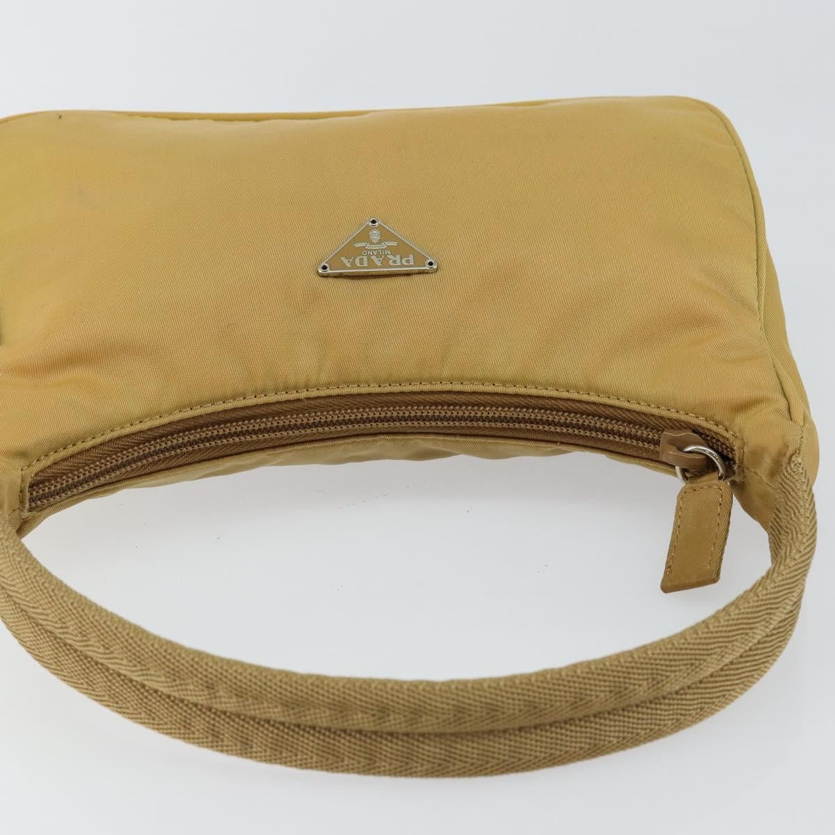 Prada Re-Edition 2000 Hobo Tessuto Beige Nylon Shoulder Bag Bag (Pre-Owned)