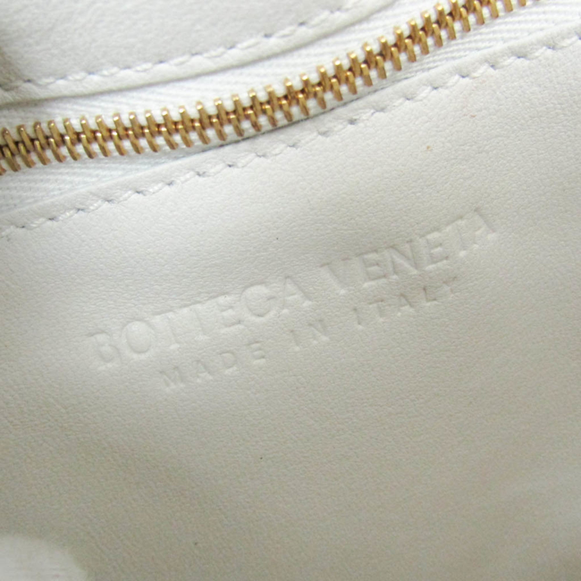 Bottega Veneta Cassette Chain Padded Maxi Intrecciato Leather White Leather Shoulder Bag Bag (Pre-Owned)