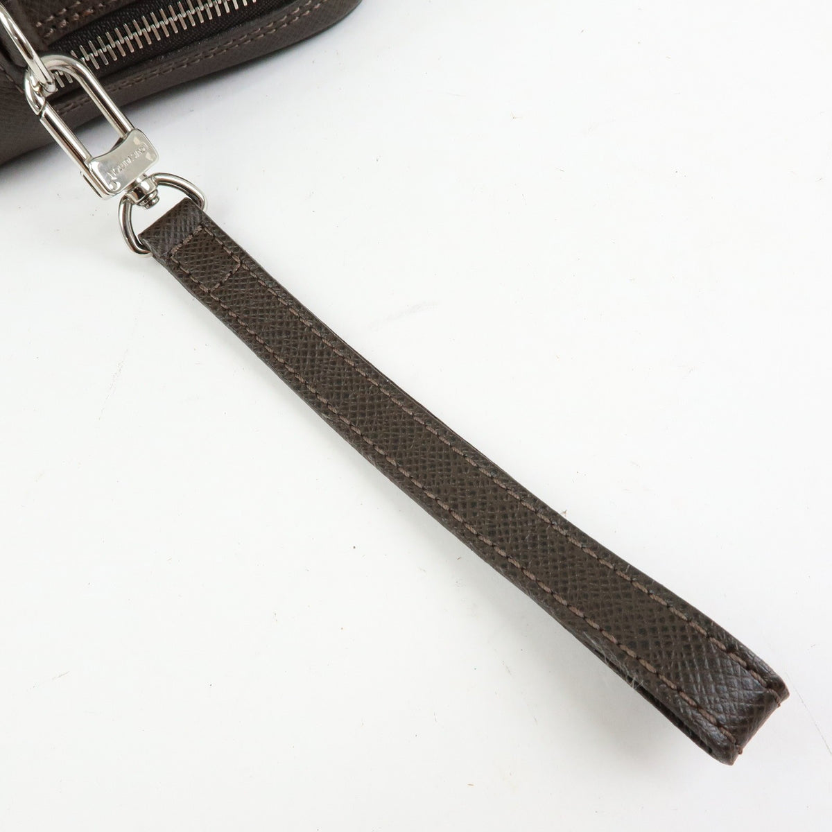 Louis Vuitton Neo Pavel Taiga Leather Brown Leather Handbag (Pre-Owned)