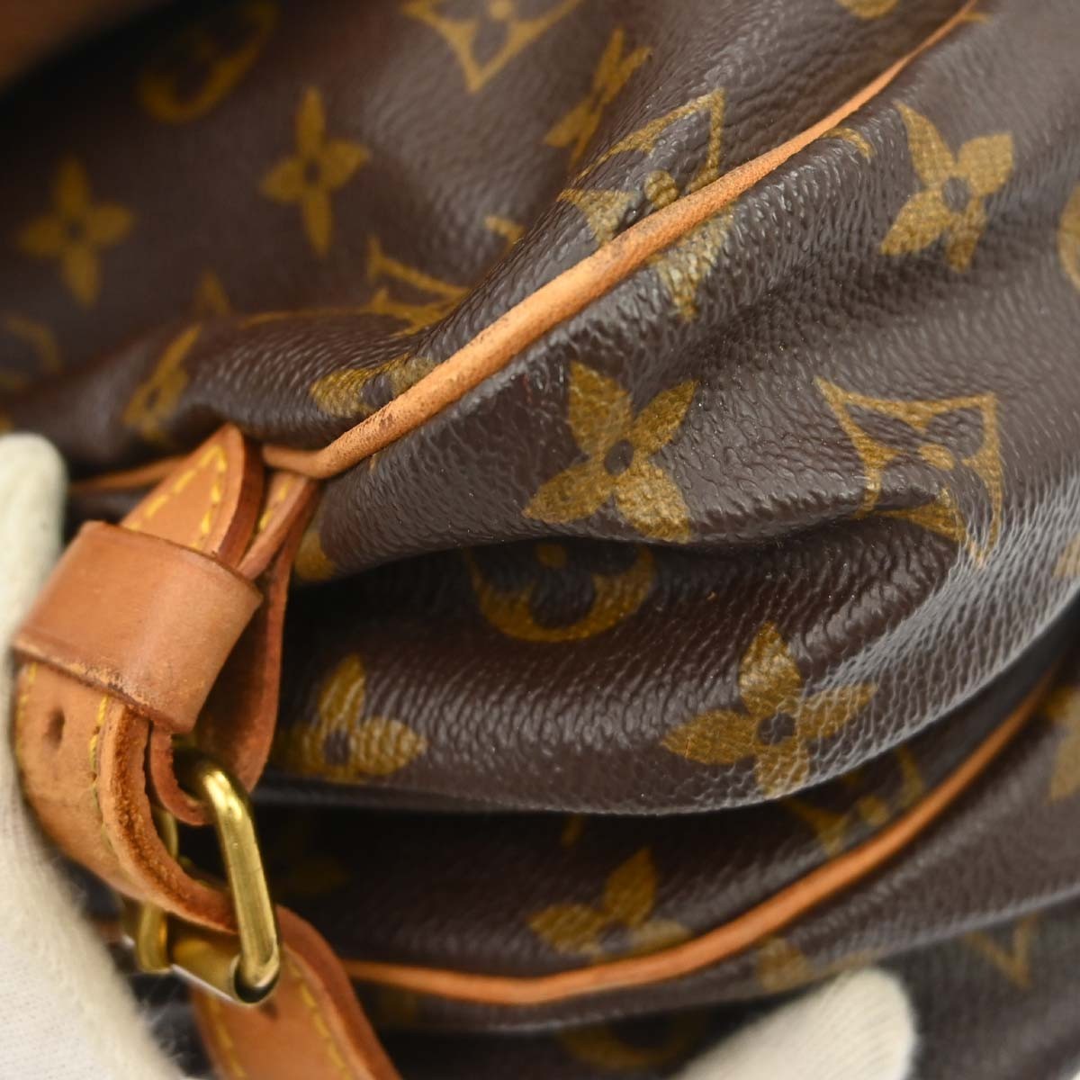 Louis Vuitton Saumur Monogram Canvas Brown Canvas Shoulder Bag Bag (Pre-Owned)