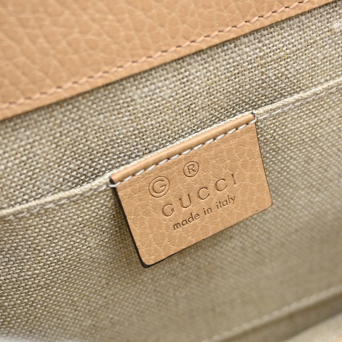 Gucci Interlocking Leather Beige Leather Shoulder Bag Bag (Pre-Owned)