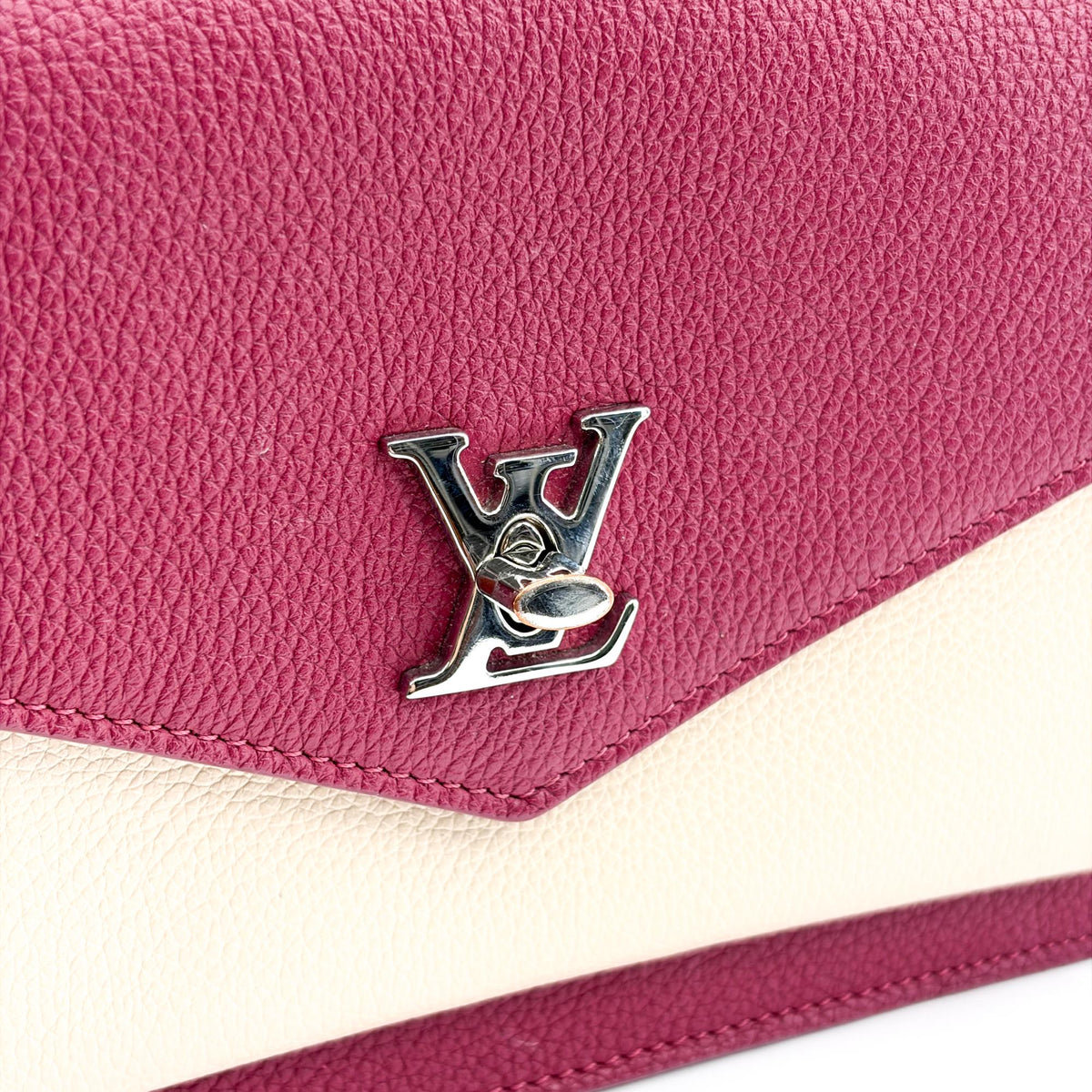 Louis Vuitton Lockme Chain Leather Red Calfskin Handbag (Pre-Owned)