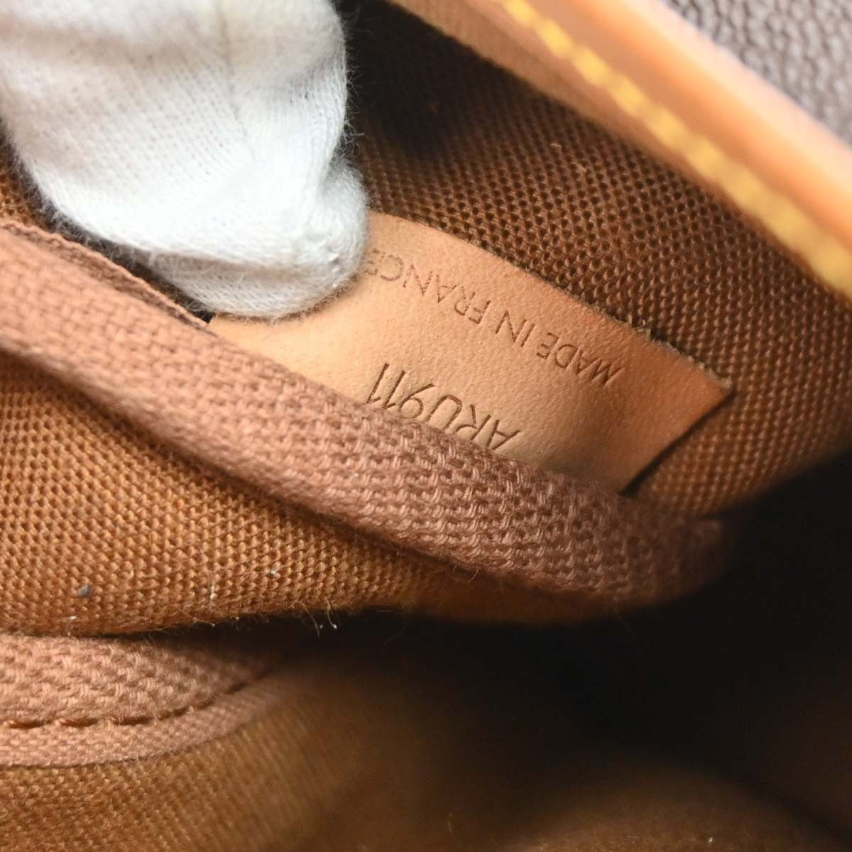 Louis Vuitton Saumur Monogram Canvas Brown Canvas Shoulder Bag Bag (Pre-Owned)