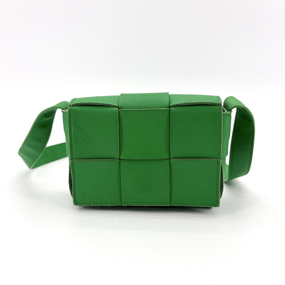 Bottega Veneta Cassette Maxi Intrecciato Leather Green Leather Crossbody Bag Bag (Pre-Owned)