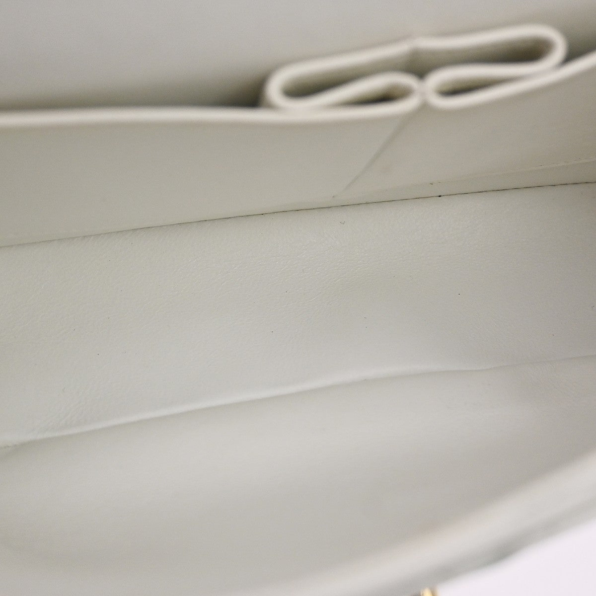 Chanel Classic Double Flap Quilted Lambskin White Leather Handbag (Pre-Owned)