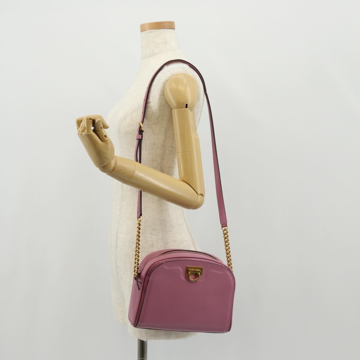 Salvatore Ferragamo Gancini Leather Pink Leather Shoulder Bag Bag (Pre-Owned)