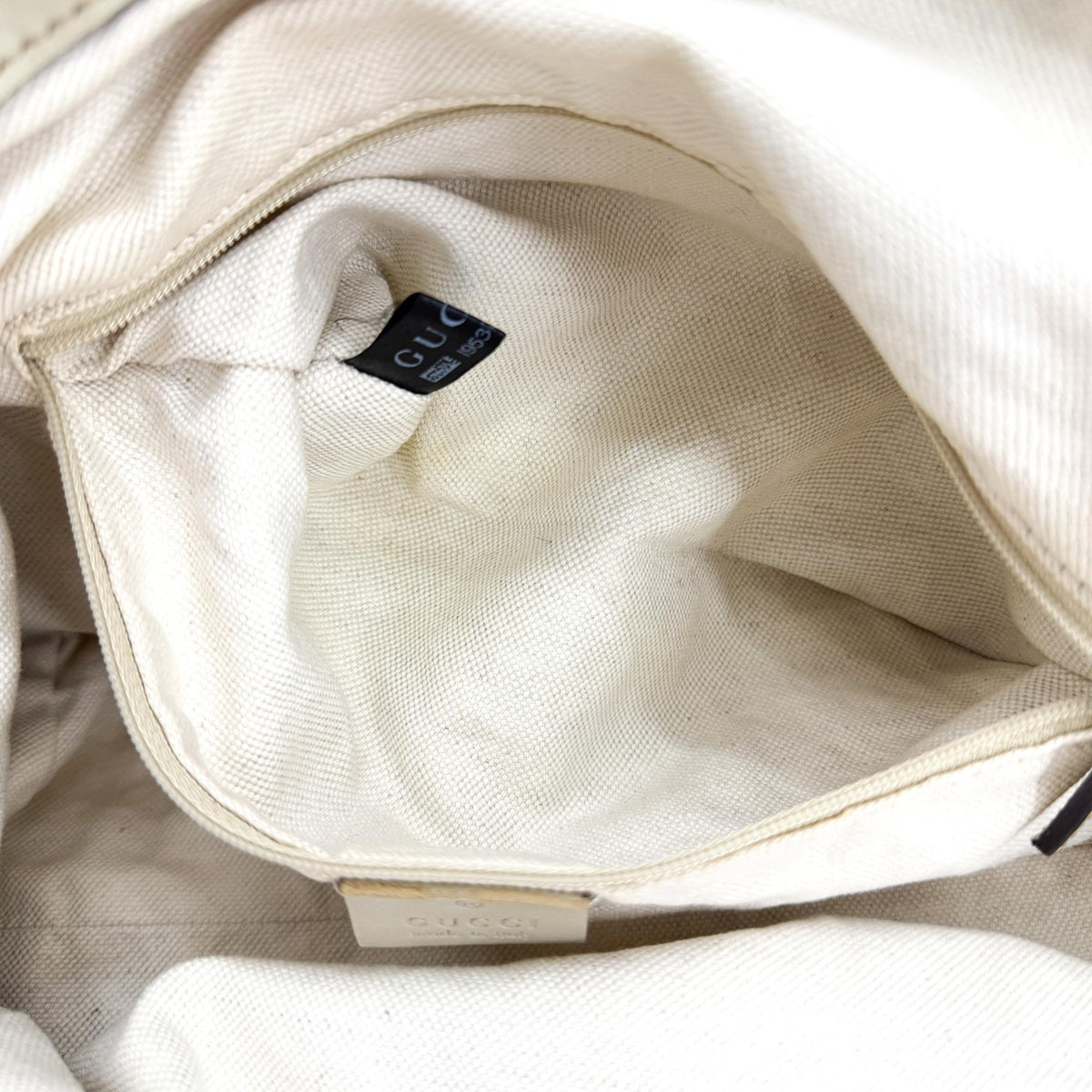 Gucci Sukey Boston Gg Canvas Beige Canvas Handbag (Pre-Owned)