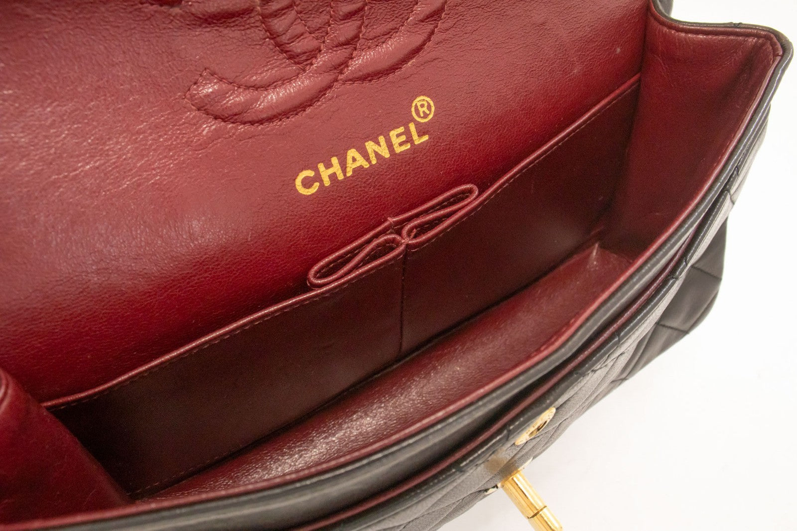 Chanel Classic Flap Lambskin Black Leather Crossbody Bag Bag (Pre-Owned)
