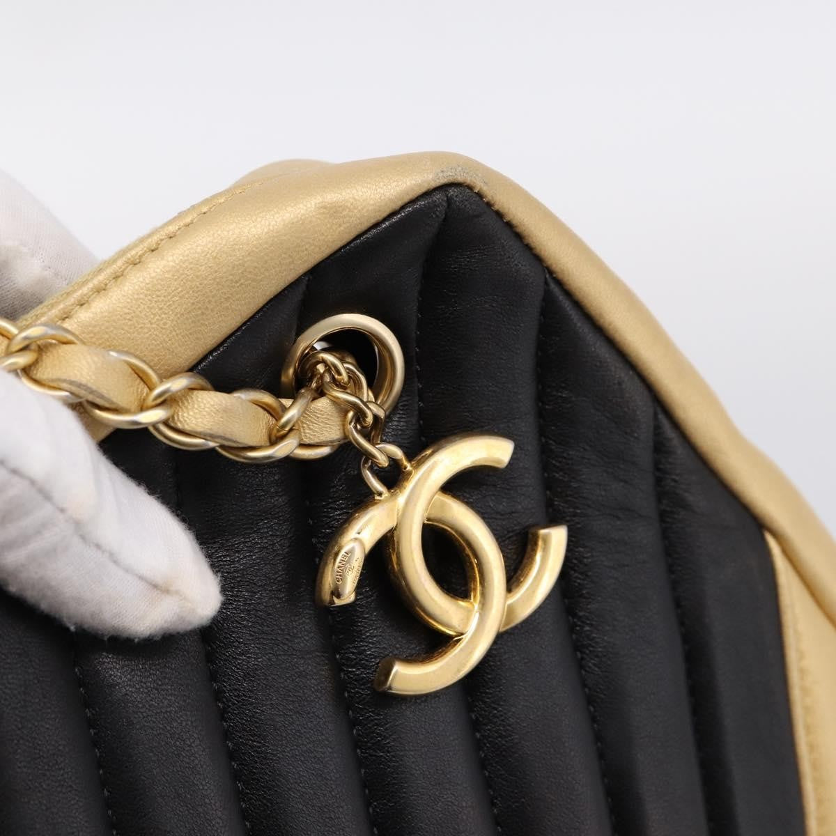 Chanel Camera Chevron Lambskin Beige Leather Shoulder Bag Bag (Pre-Owned)
