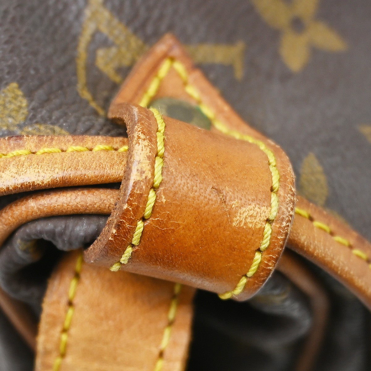 Louis Vuitton Saumur Canvas Brown Canvas Shoulder Bag Bag (Pre-Owned)