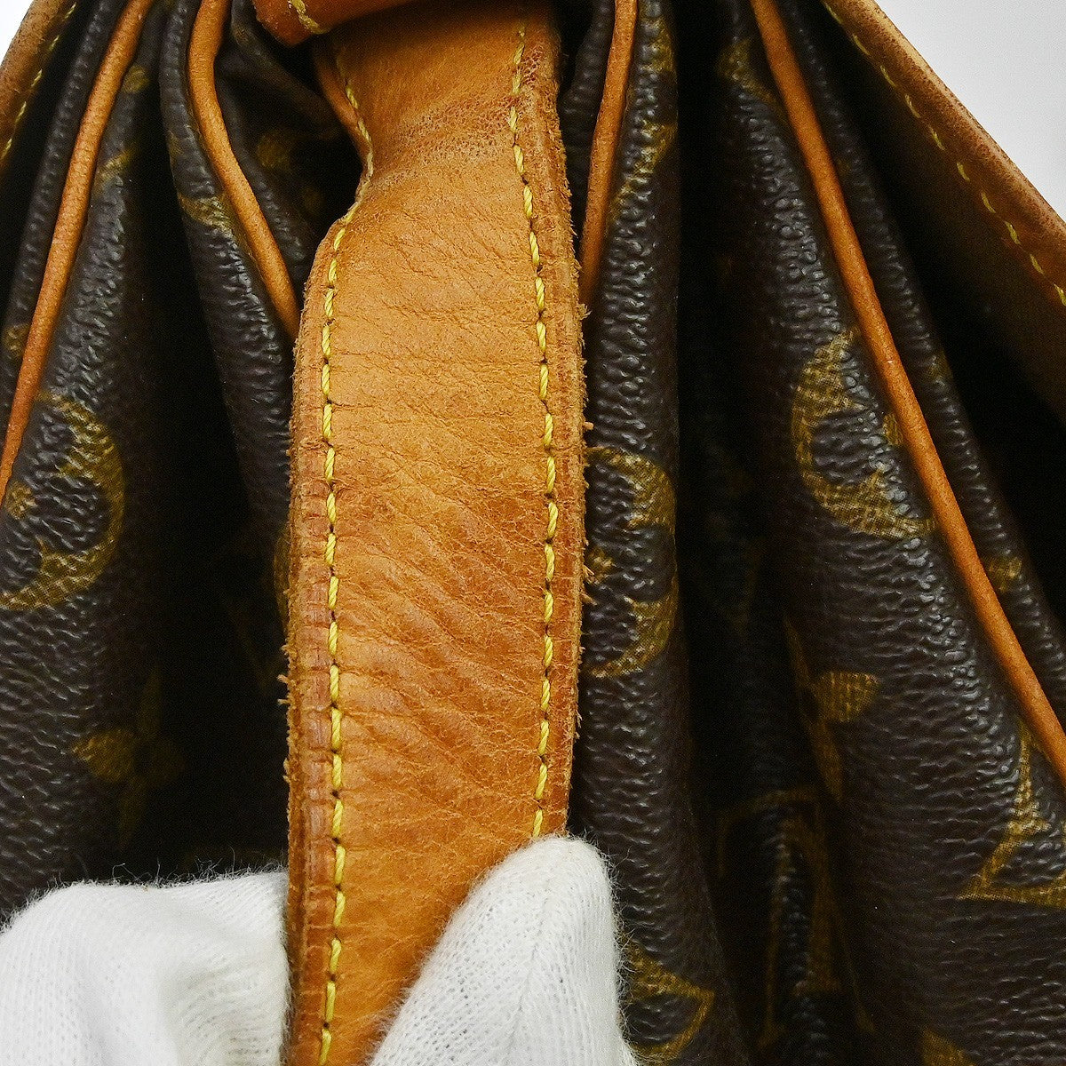 Louis Vuitton Saumur Monogram Canvas Brown Canvas Handbag (Pre-Owned)