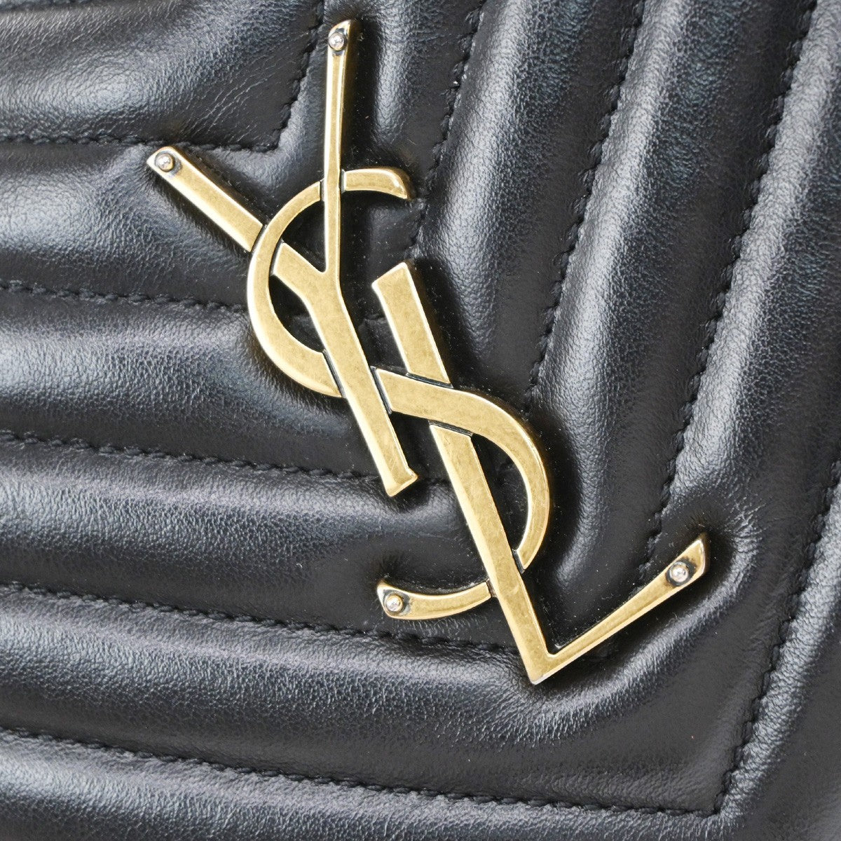 Saint Laurent Lou Camera Matelasse Chevron Leather Black Leather Handbag (Pre-Owned)