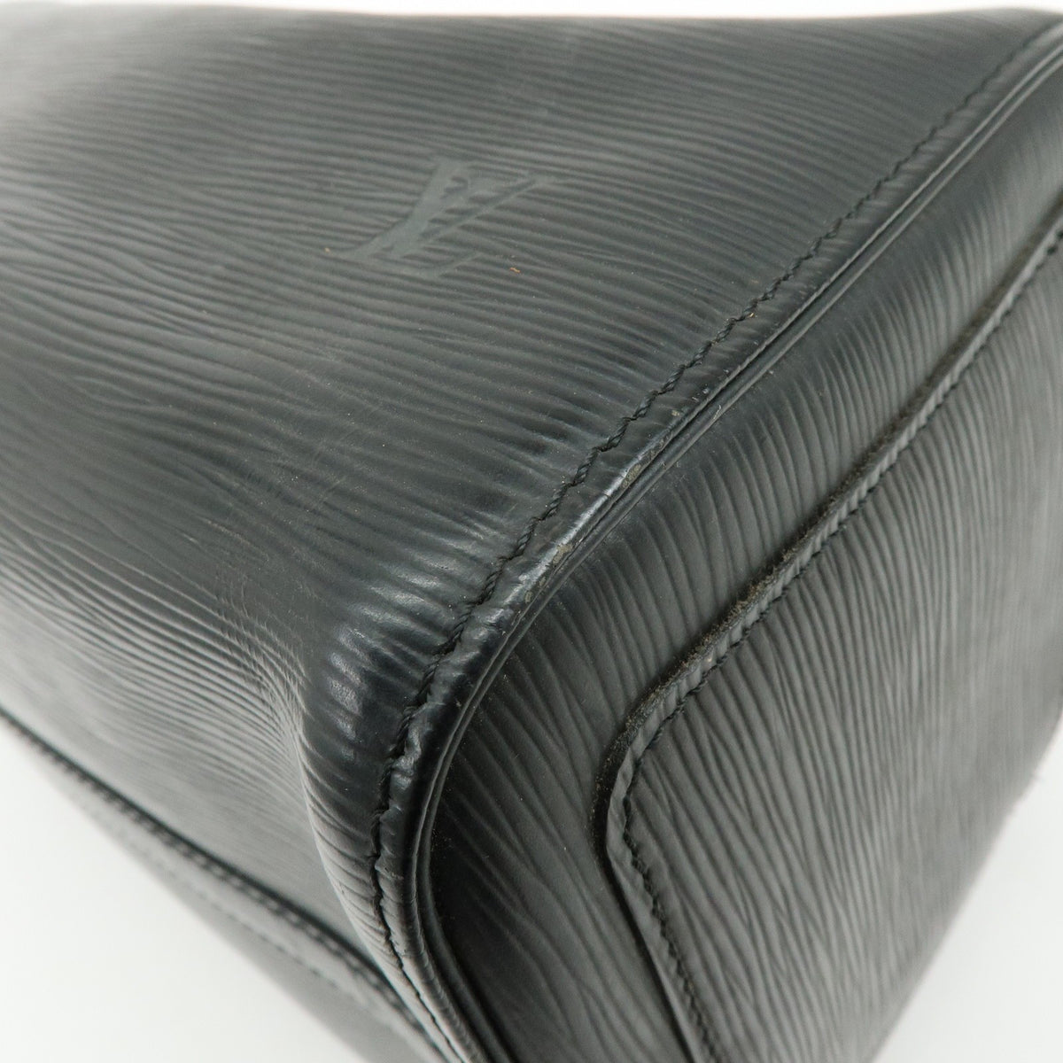 Louis Vuitton Speedy Epi Leather Black Leather Handbag (Pre-Owned)