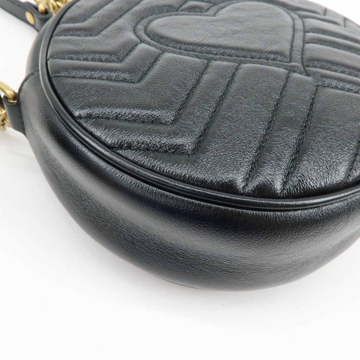 Gucci Gg Marmont Round Matelasse Leather Black Leather Shoulder Bag Bag (Pre-Owned)