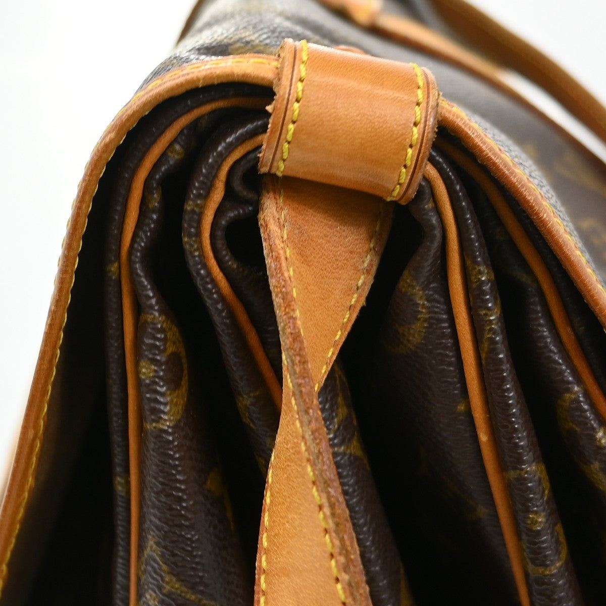 Louis Vuitton Saumur Monogram Canvas Brown Canvas Handbag (Pre-Owned)